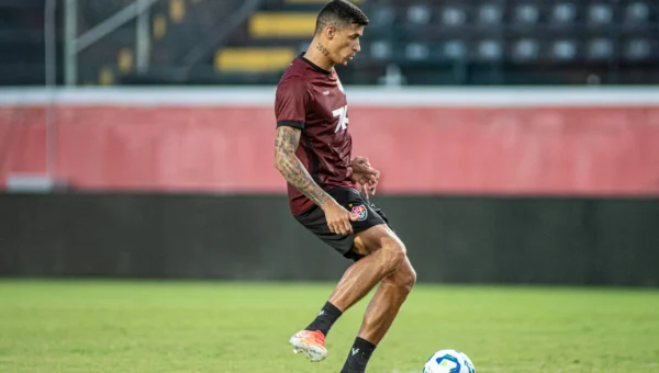 Camutanga fratura e fica fora do Vitória por até seis meses