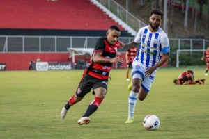 Vitória chega ao Batistão com 2 derrotas seguidas: quem leva vantagem