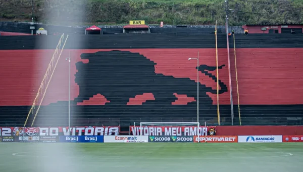 Vitória enfrenta São Paulo pelo Brasileirão: horário e transmissão ao vivo