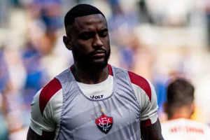 Vitória x São Paulo: Ramon pode ser desfalque de peso no Barradão; entenda o risco de suspensão