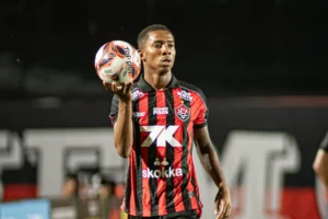 STJD julga Edenilson hoje às 10h em Brasília por expulsão no Brasileirão