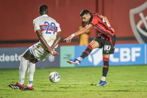 Vitória vence Piauí por 3 a 1 e mantém campanha promissora no Campeonato