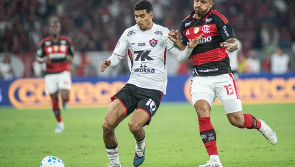 2×1 esconde o jogo: Vitória foi melhor no 1º tempo e o Flamengo percebeu