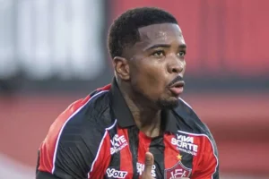 vitoria-compra-zagueiro-reforco-corinthians