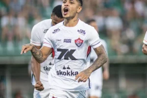 Vitória arranca empate nos acréscimos contra a Chapecoense e evita derrota