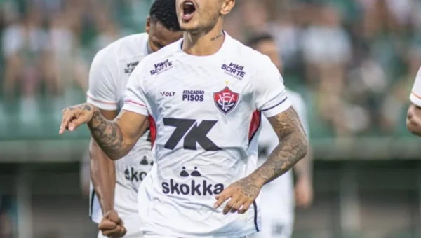 Vitória arranca empate nos acréscimos contra a Chapecoense e evita derrota