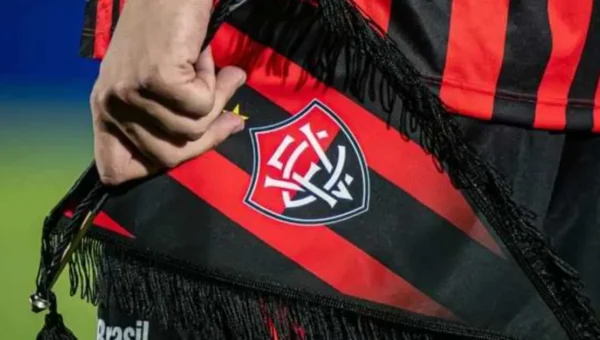 Vitória encaminha contratação definitiva de defensor junto a gigante do Brasileirão