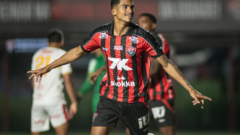 vitoria-goleia-juazeirense-lider-nordestao