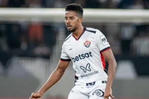 Vitória pagará R$ 900 mil a volante que abriu processo trabalhista