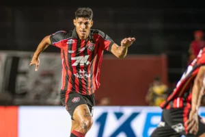 Zé Vitor soma 7 jogos e números do SofaScore revelam o que o Vitória ganhou