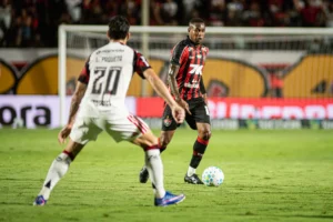 Ingressos Vitória x Flamengo: arquibancada R$ 200, cadeira R$ 280 e como comprar online