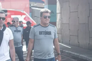 3 jogadores que o Vitória quer comprar e o plano confirmado
