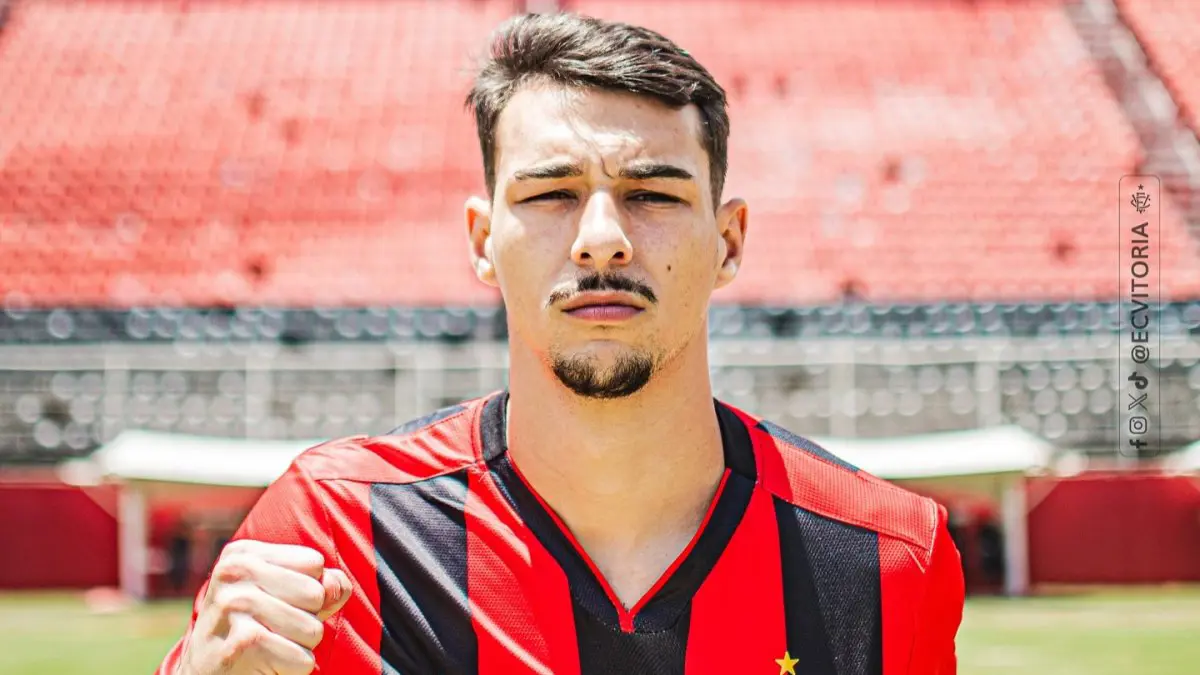 Imagem do artigo:Vitória reintegra lateral e ganha opção após sete meses