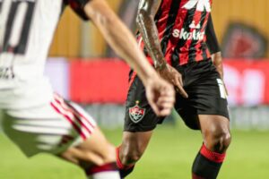 Ingressos Vitória x Flamengo: arquibancada R$ 200, cadeira R$ 280 e como comprar online