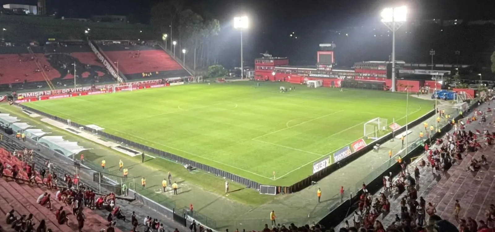 Vitória x Ceará: onde assistir, prováveis escalações e arbitragem
