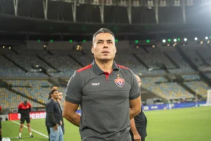 Jair Ventura vê jogo "espetacular" do Vitória em empate com Fluminense: qual opção compensa mais agora