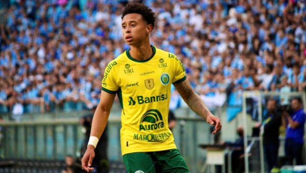 Matheuzinho (Vitória): perfil do camisa 10 catarinense, contrato até 2029 e marca de 150 jogos