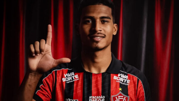 Renê Sousa (Vitória): perfil do centroavante que virou artilheiro da Copa do Nordeste 2026