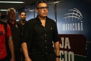 "Uma derrota hoje e eu seria professor pardal", ironiza Jair Ventura: onde assistir, horário e escalação (atualizado)