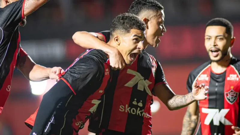 Vitória 2 x 0 Internacional: gols de Renê e Diego Tarzia, expulsão de Bernabei e o Leão sobe na tabela do Brasileirão