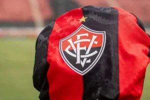 Vitória sofre nova derrota na Justiça e segue sem reverter liberação de Lucas Braga