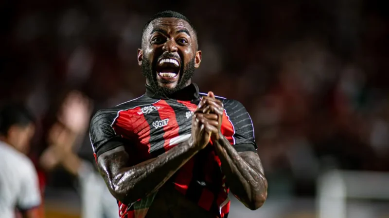 Ramon contra o dono: Vitória deve pagar multa de R$ 1 milhão para escalar lateral do Inter no Barradão