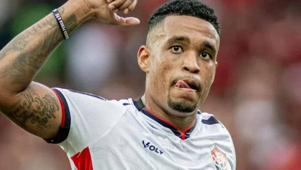 Vitória x Internacional: o tabu de 8 anos no Barradão e o reencontro com Alerrandro, ex-artilheiro do Leão