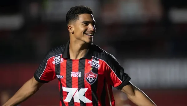 Vitória contrata Renê em definitivo: 10 gols e vínculo de 3 anos