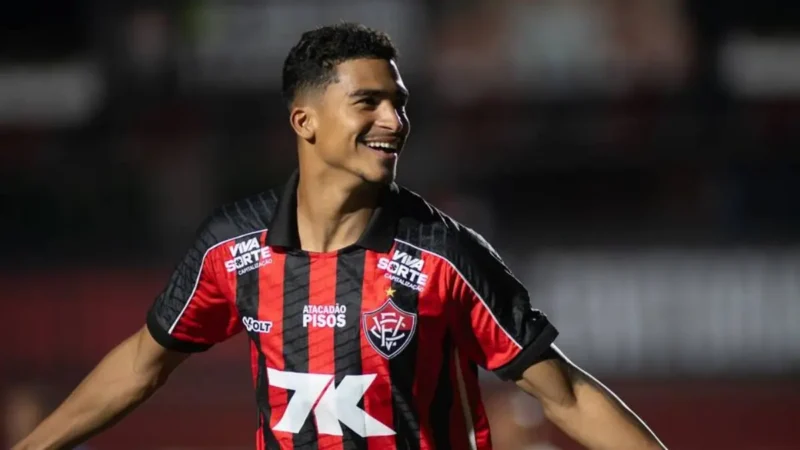 Vitória contrata Renê em definitivo: 10 gols e vínculo de 3 anos