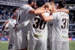 Santos 3 x 1 Vitória na Série A: gols, expulsão e tabela