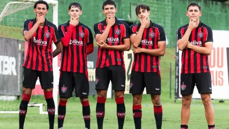 Vitória sobe Almaraz e Hiago Fanho ao profissional; veja o que muda