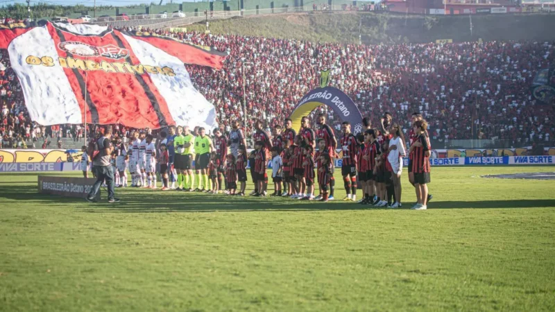 Vitória quer Cacá: R$ 15 mi e Corinthians na contramão; entenda