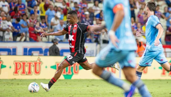 Vitória x Fortaleza amanhã: Baralhas fora e Ronald suspenso na final