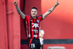 Vitória vence com 2 gols de Kayzer e fatura o penta; veja a Lei do Ex