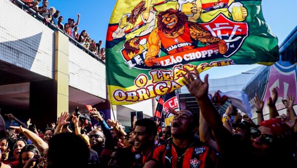Vitória no penta: ônibus atacado antes da final; veja o que aconteceu