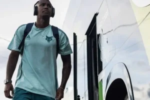 Vitória apresenta Walace: 'Estou em casa'; veja quando pode jogar