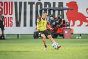 Vitória cria vaga no elenco: Cantalapiedra assina com clube da Grécia