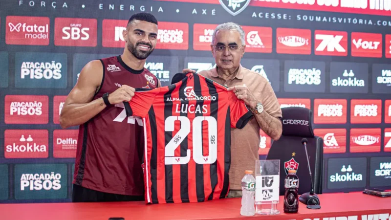 Lucas Silva, atacante do Vitória disputado por Goiás e Vila Nova