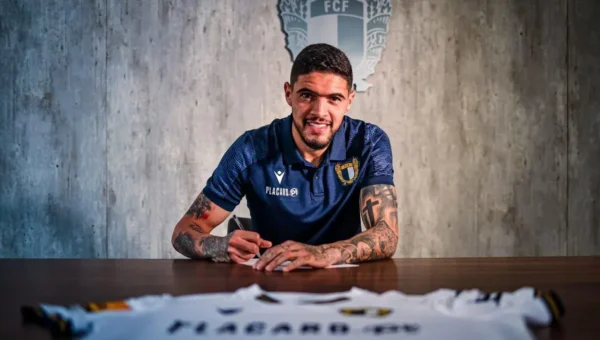Vitória anuncia saída de Riccieli após 5 jogos; entenda o que houve