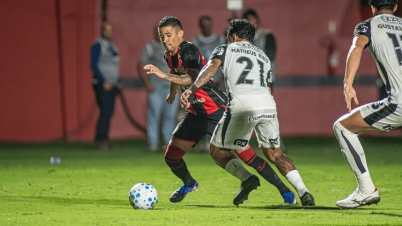 Leão segura 0 a 0 com Corinthians e mantém cinco jogos invicto na Série A