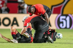 Vitória muda hierarquia: Yuri Sena vira 2º goleiro