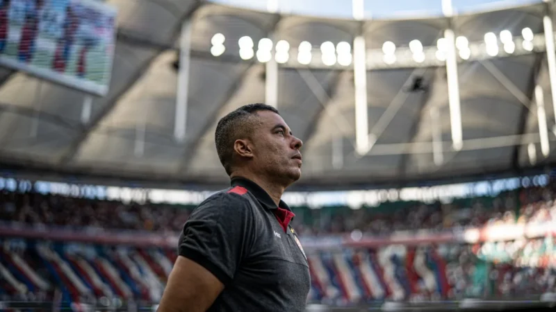 Vitória tem escalação de Jamerson criticada; veja o que disse Ventura