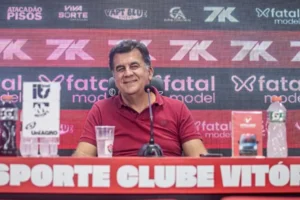 Vitória vai manter Fabri e quer renovar o contrato