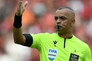 Vitória x Vasco: árbitro definido; veja a escalação completa