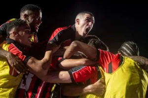Vitória tem artilheiro de 18 gols aos 15 anos: conheça Willames Mateus