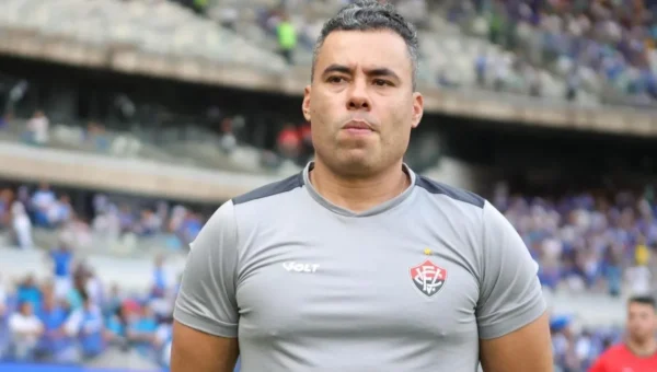 Vitória x Athletico-PR: Ventura crê em virada; veja a equação da vaga