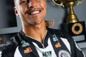 Vitória confirma Alex Bruno: veja os números do novo atacante