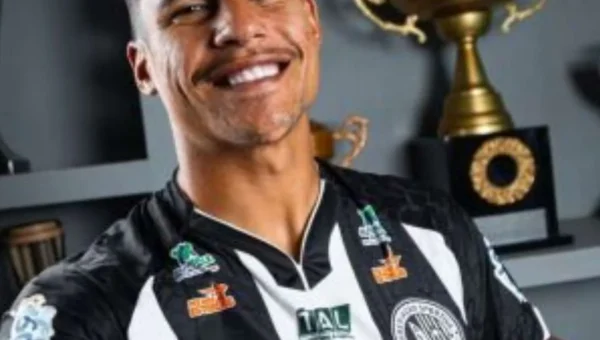 Vitória confirma Alex Bruno: veja os números do novo atacante