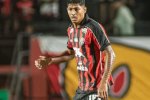 Vitória confirma 2 desfalques na volta; veja ingressos e substituto