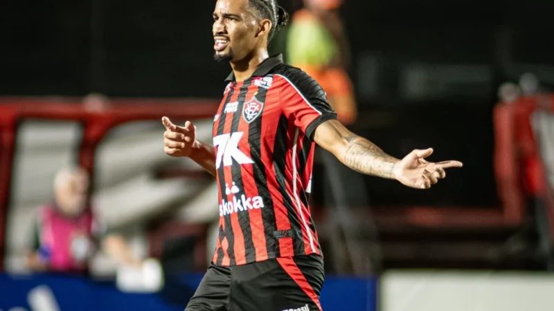 Vitória confirma permanência de Fabri; veja a fala do diretor
